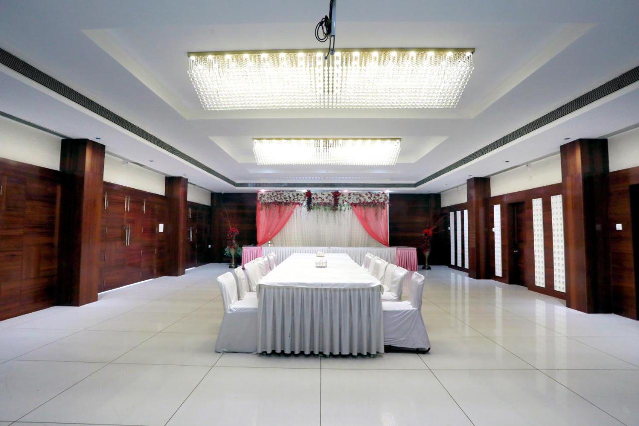 Hotel Shri Khedapati International Dewas Exterior photo