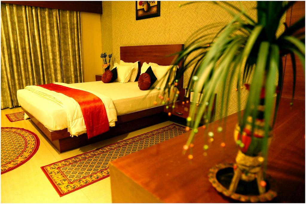 Hotel Shri Khedapati International Dewas Exterior photo