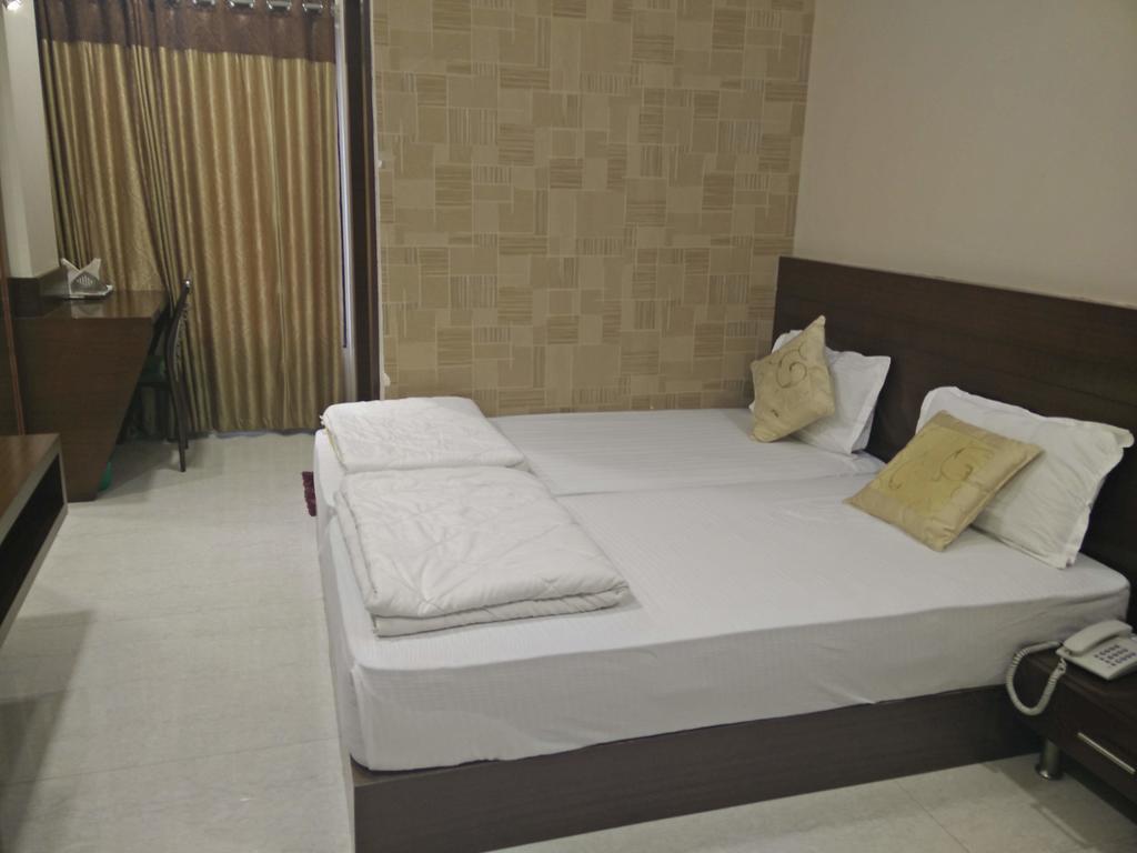 Hotel Shri Khedapati International Dewas Exterior photo
