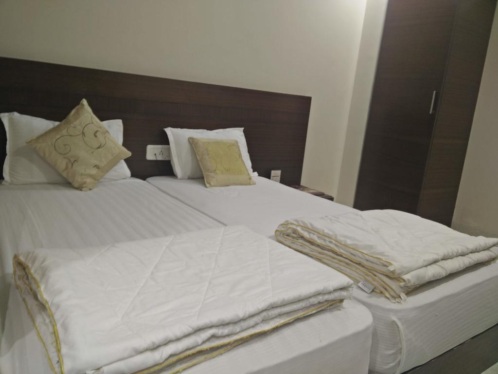 Hotel Shri Khedapati International Dewas Exterior photo