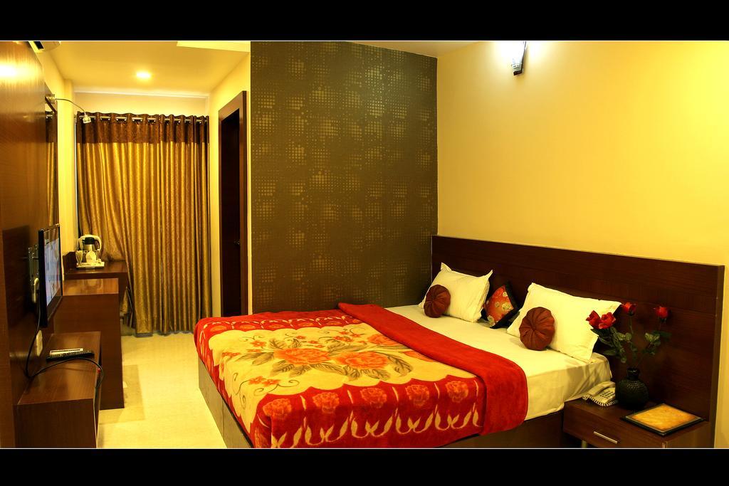 Hotel Shri Khedapati International Dewas Exterior photo