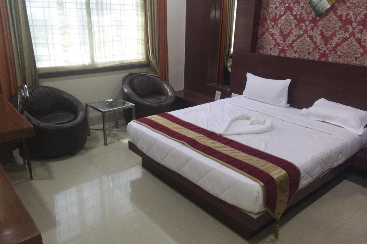 Hotel Shri Khedapati International Dewas Exterior photo