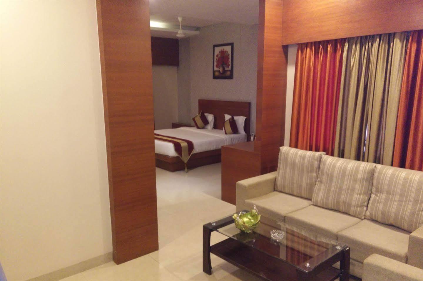 Hotel Shri Khedapati International Dewas Exterior photo