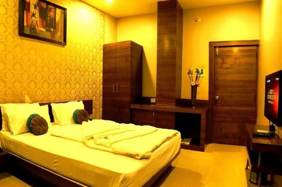 Hotel Shri Khedapati International Dewas Exterior photo