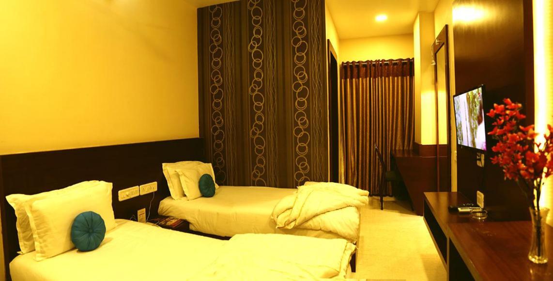 Hotel Shri Khedapati International Dewas Exterior photo
