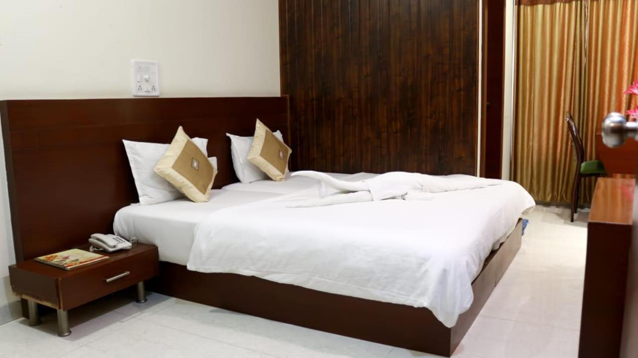 Hotel Shri Khedapati International Dewas Exterior photo